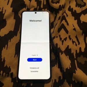 Samsung galaxy z flip 4 pnone….Verizon wireless